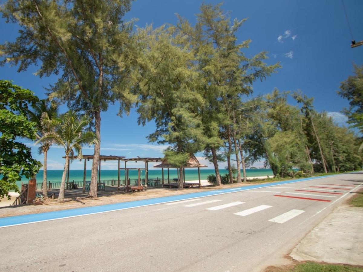 หาดทรายขาว บางสะพาน