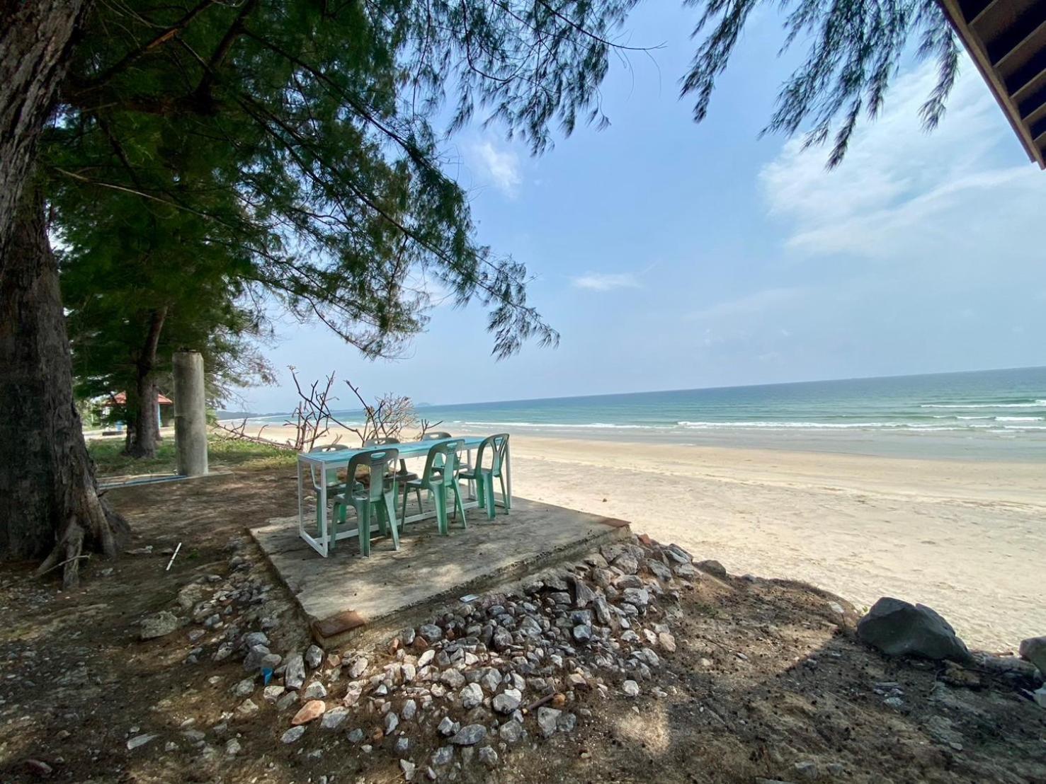หาดทรายขาว *
