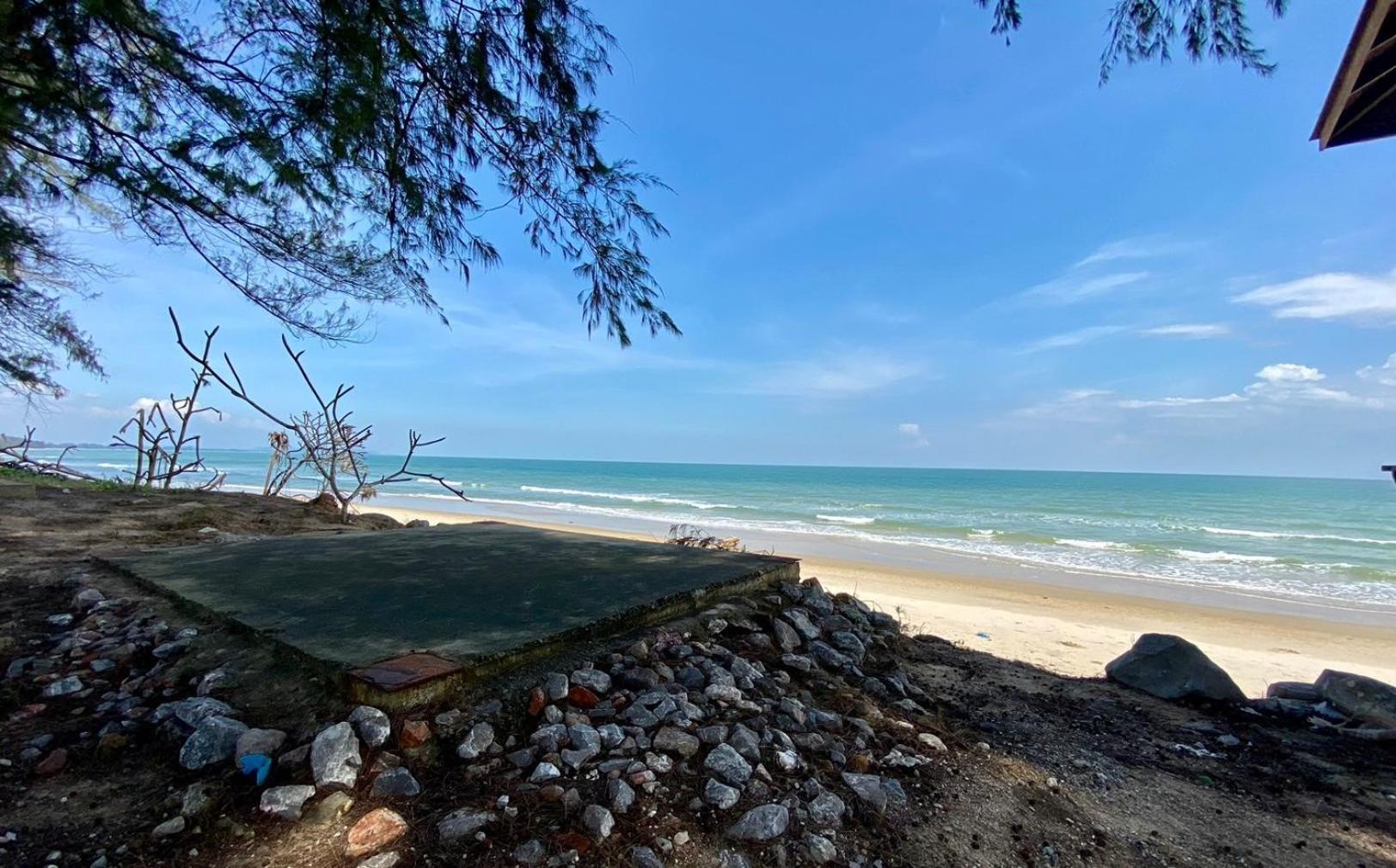 หาดทรายขาว บางสะพาน