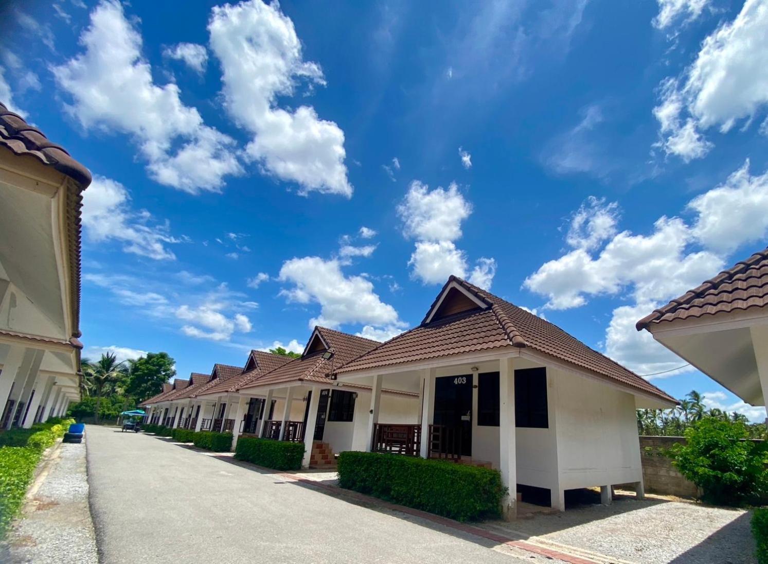 หาดทรายขาว บ้านพัก บางสะพาน