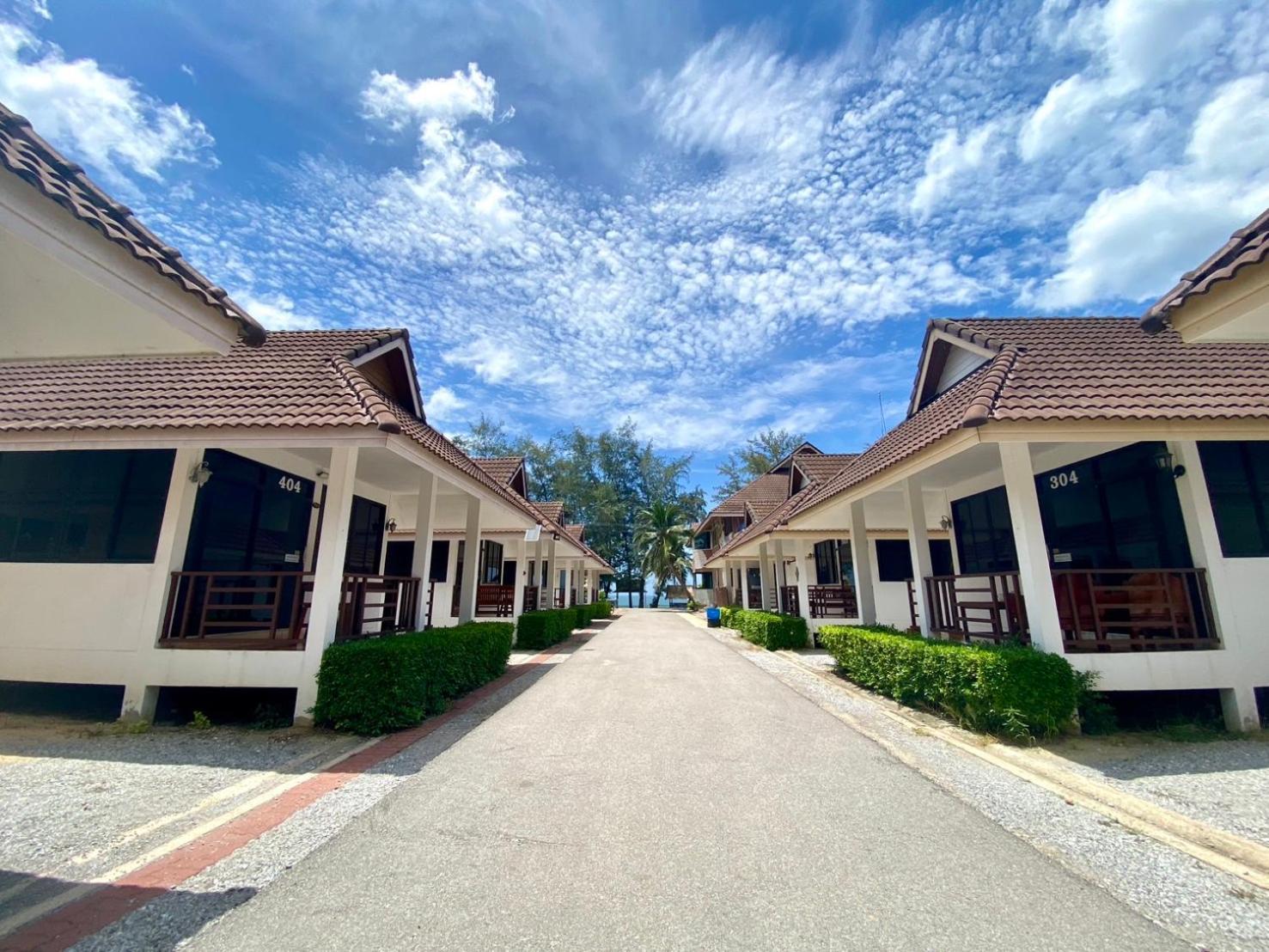 บ้านพัก หาดทรายขาว บางสะพาน
