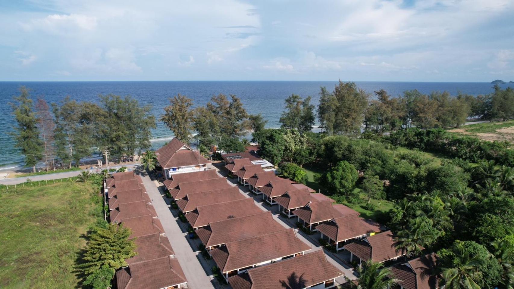หาดทรายขาว บางสะพาน