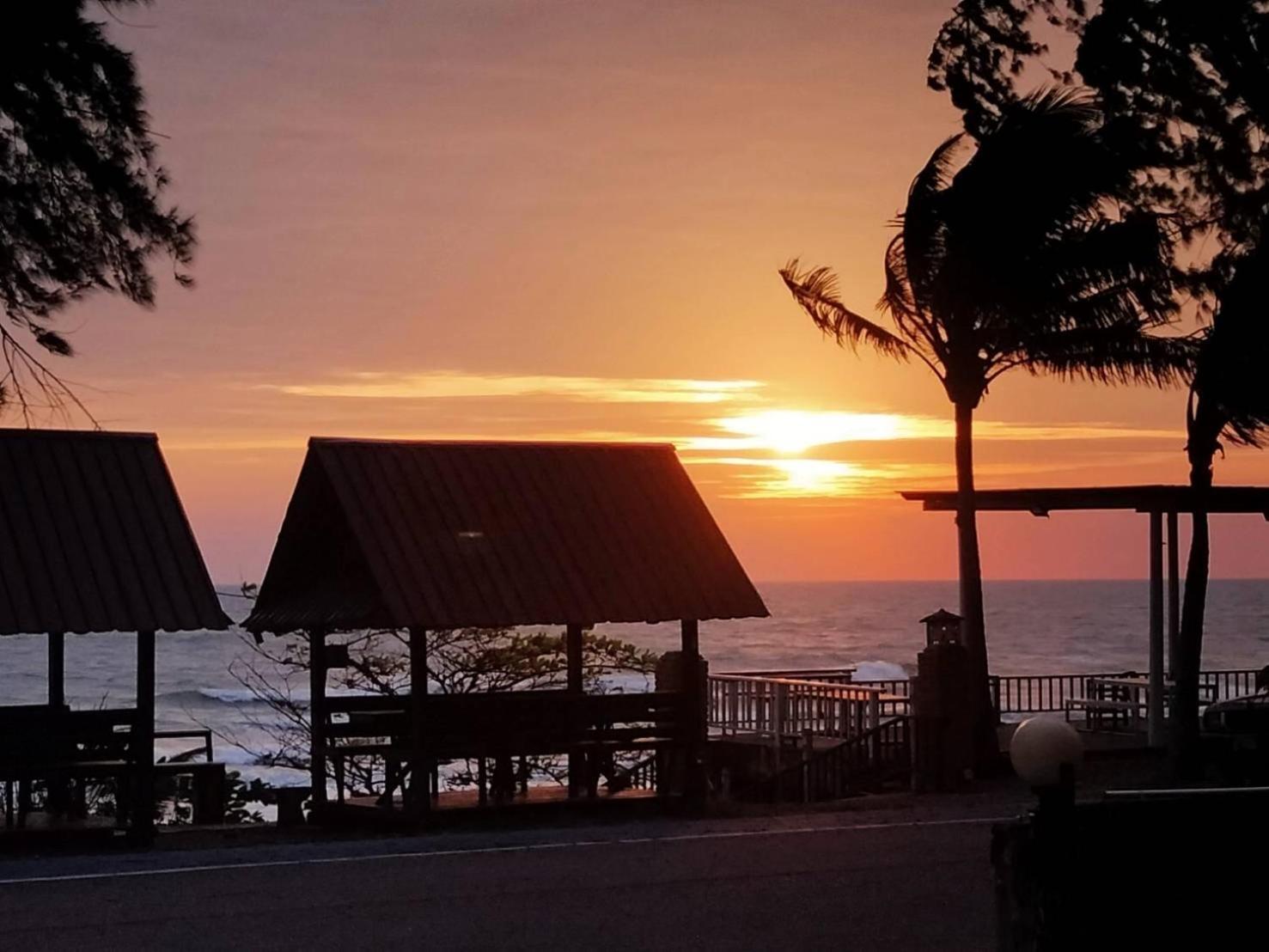 บ้านพัก หาดทรายขาว บางสะพาน
